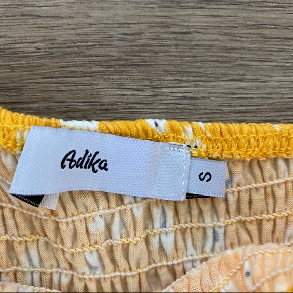 NWOT Adika Mckinley Shirred Top - Picture 4 of 4